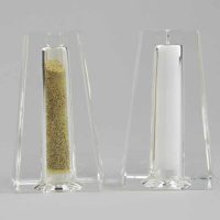 Salz & Pfefferstreuer aus Kristall in Pyramidenform befüllt